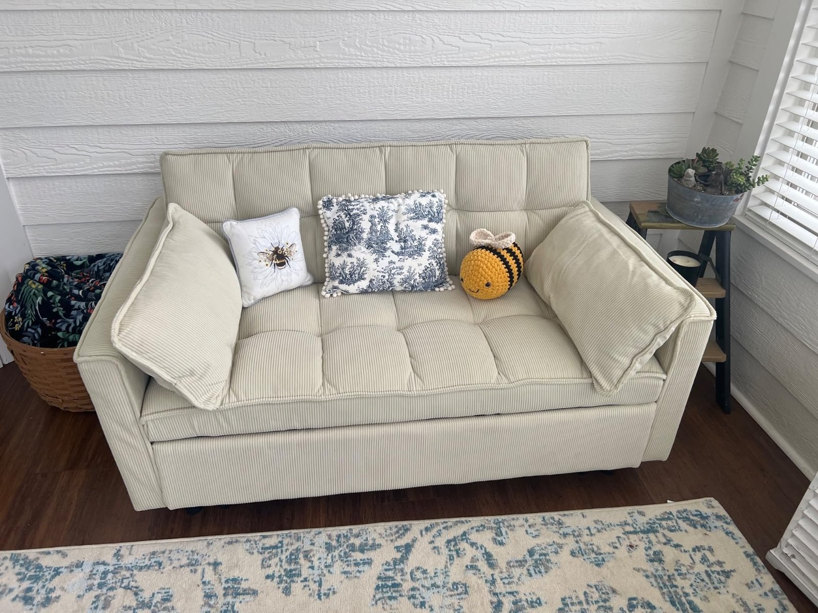 Modern Velvet Loveseat Futon Sofa Couch w/Pullout Bed,Small Love Seat Lounge Sofa w/Reclining Backrest,Toss Pillows, Pockets,Furniture for Living Room,3 in 1 Convertible Sleeper Sofa Bed, Gray photo review